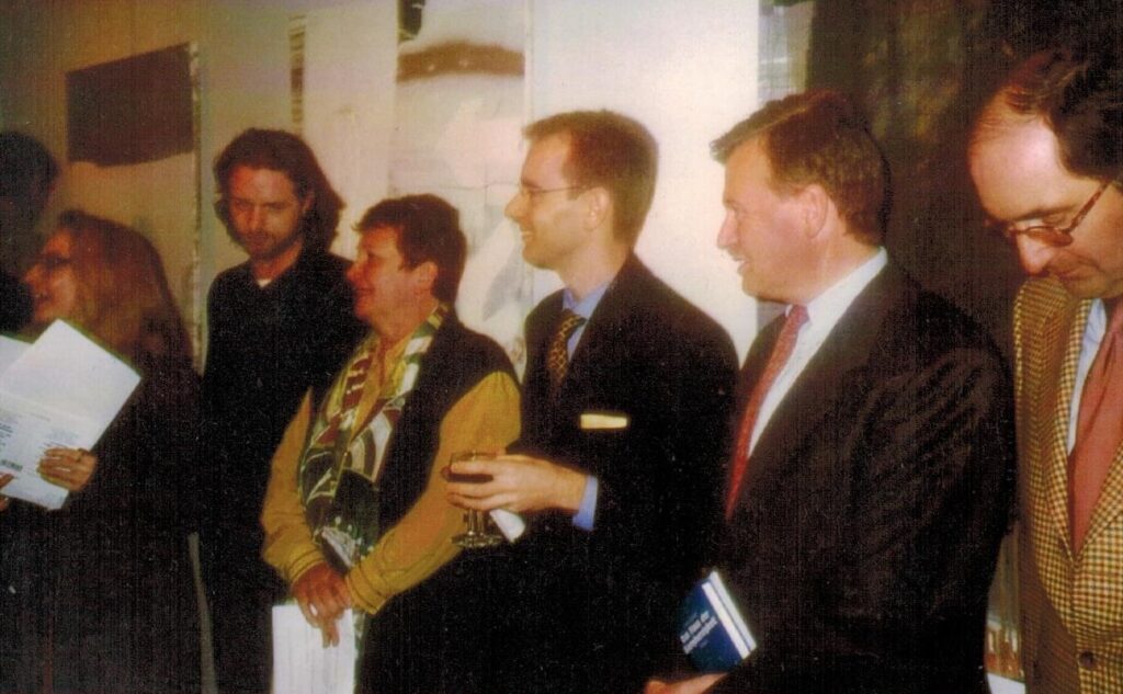 Interaktionen – Slowenen aus Österreich – Multimediale Kunst als Beitrag zur europäischen Integration. Vernissage, Foto Marisa Tabti-Bartal, Niko Sturm, Hilde Hawlicek, Bojan Schnabl u. a., 16.3.1999. (c) Bojan Schnabl